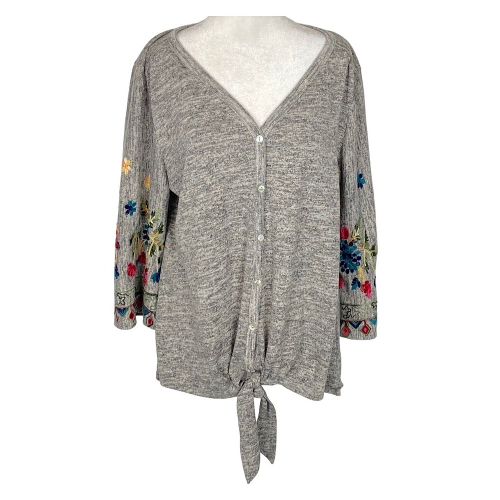 FIG & FLOWER Embroidered Tie Front Button Front Sweater Sz 1X Gray Boho 6-4
